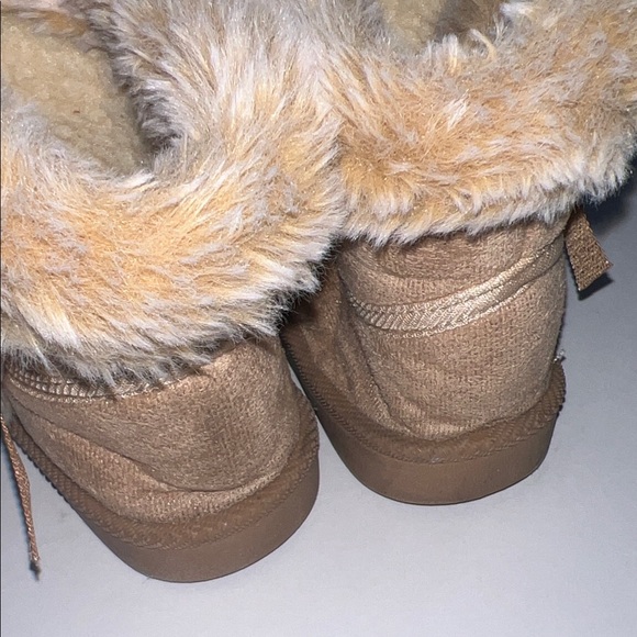 Cozy Tan Kids Boots with Bow - Picture 4 of 7